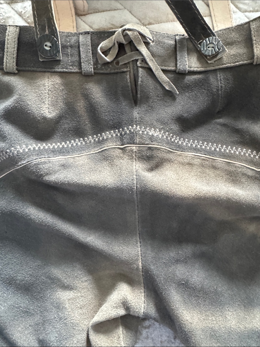 Authentic BONDI Isar-Trachten boys’ short Lederhosen with traditional suspenders - Picture 11 of 13